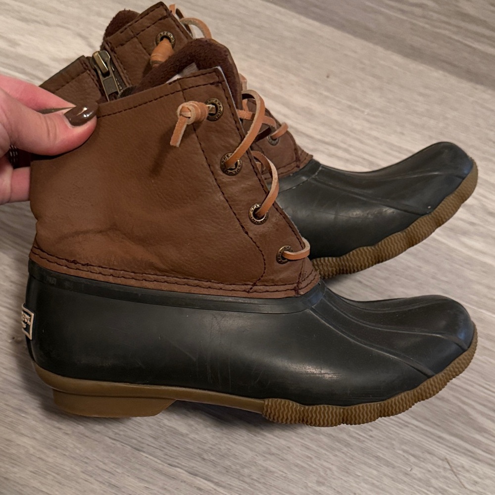 Sperry Kids Boots in Brown and Black